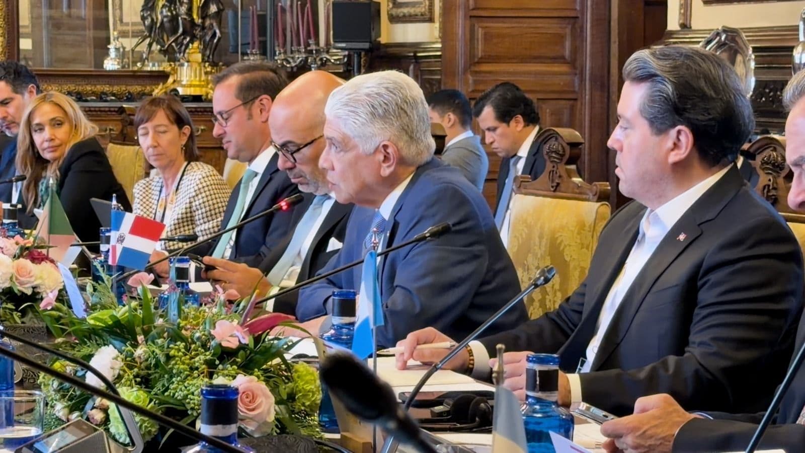 El Gobierno posiciona la modernización del transporte como pilar del desarrollo turístico y comercial.