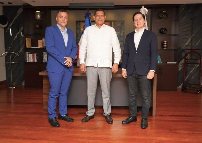 Samaná proyecta conexión aérea directa con Puerto Rico mediante vuelos chárter operados por Arajet.